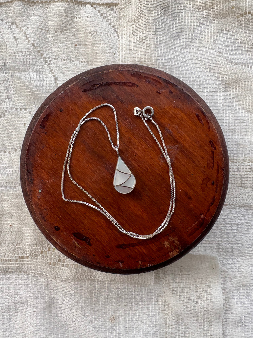 Mother of pearl tear drop necklace