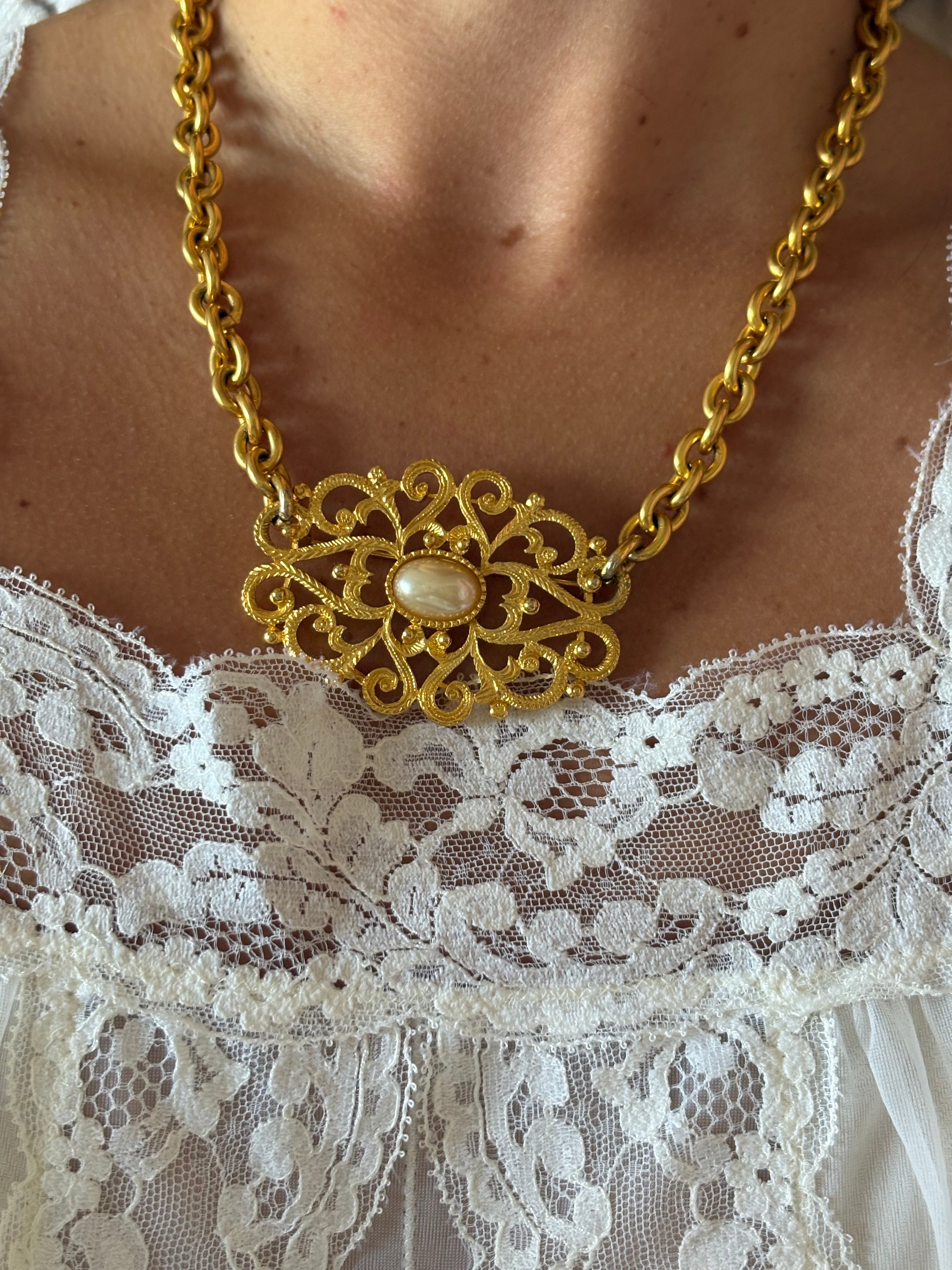 Leslie block necklace