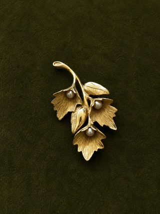 Pearl brooch