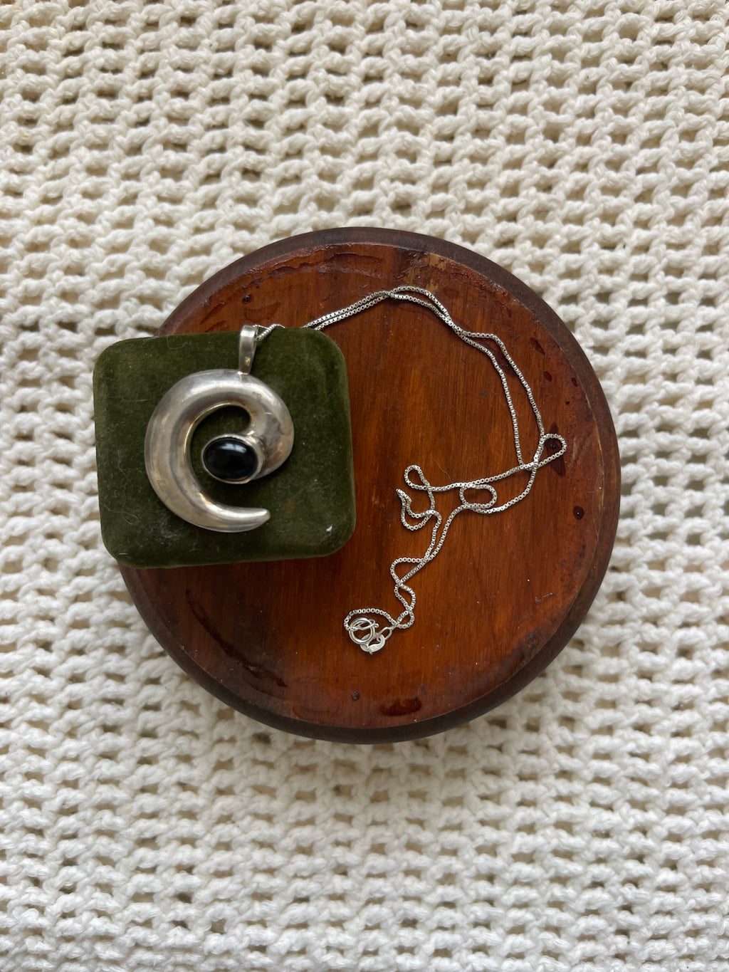 Spiral black onyx