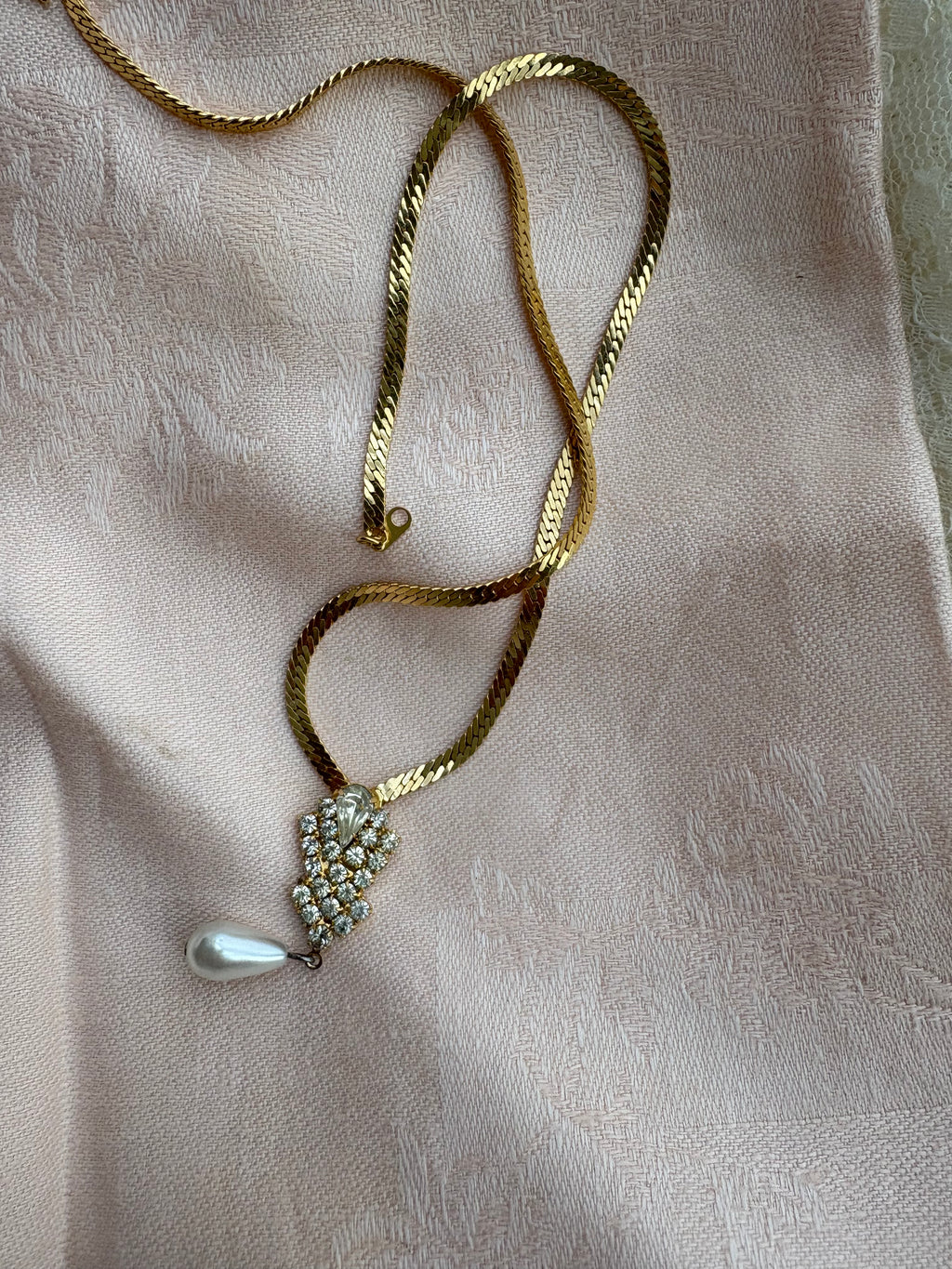 Pearl teardrop necklace