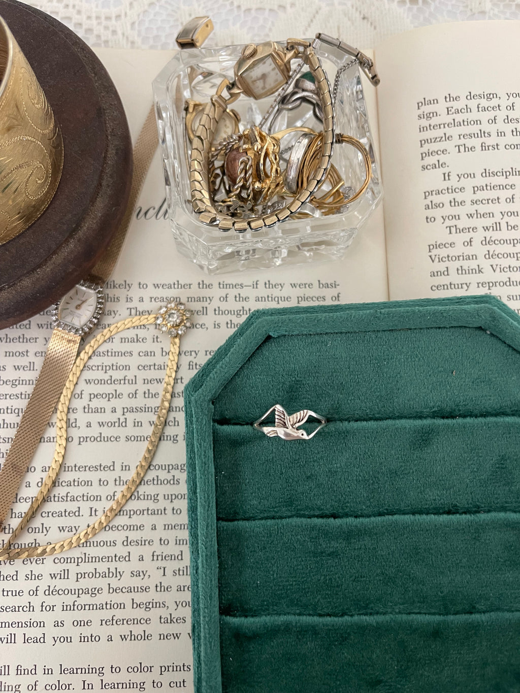 Dove ring