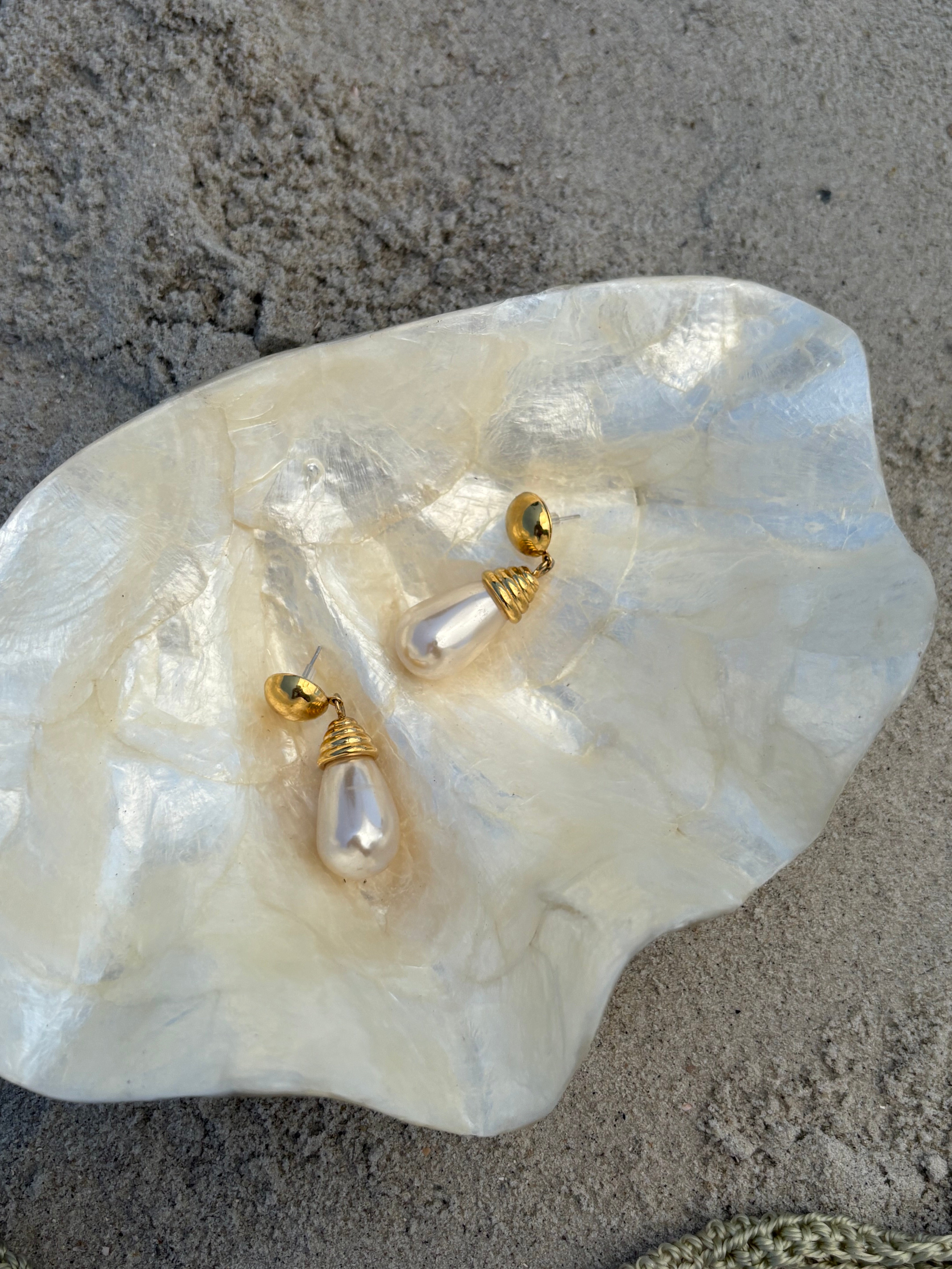 Gold 80s earrings