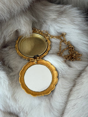 Compact mirror necklace