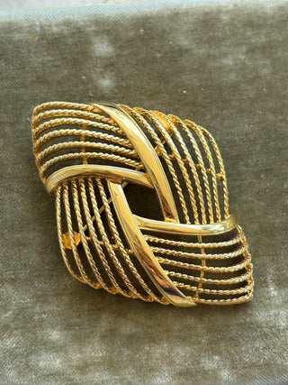 Monet brooch