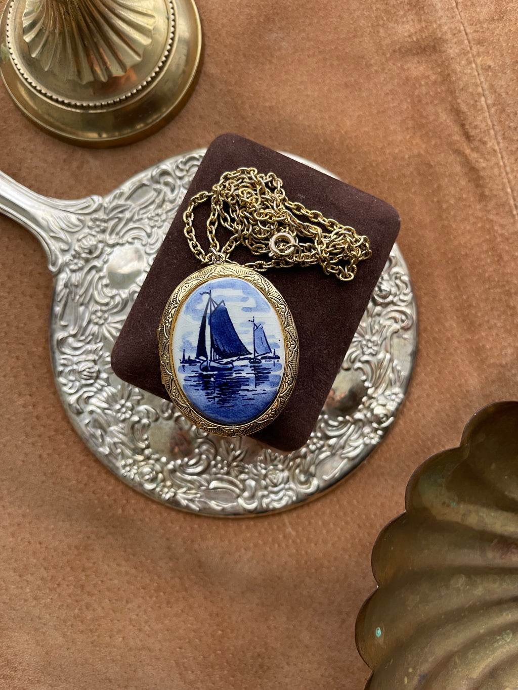 Delft 1960s pendant necklace