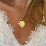 Heart pendant necklace