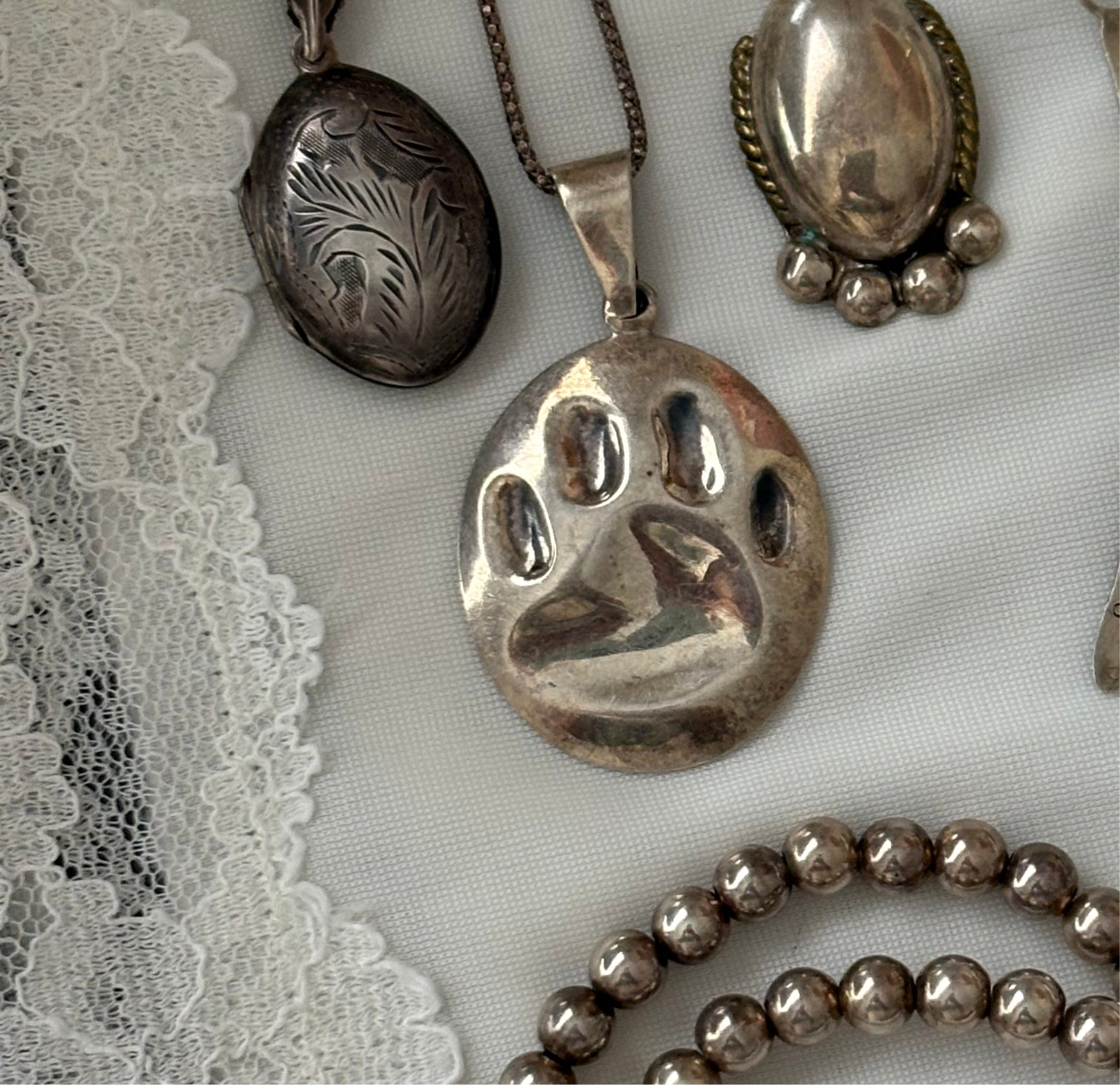 Paw necklace