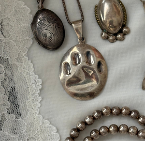 Paw necklace
