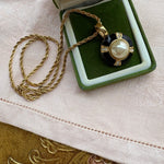 Roman pearl necklace