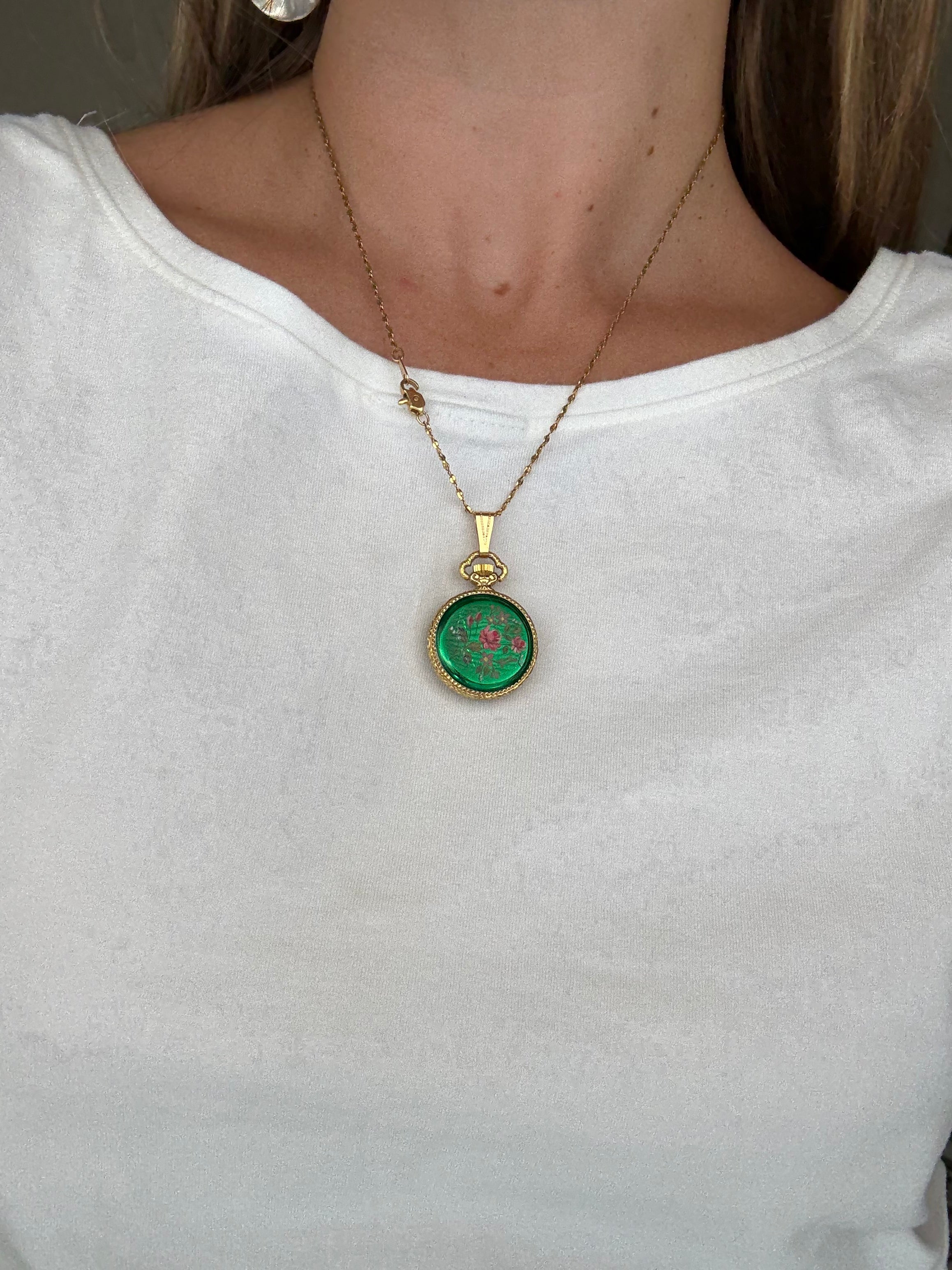 17 jewel Swiss clock pendant