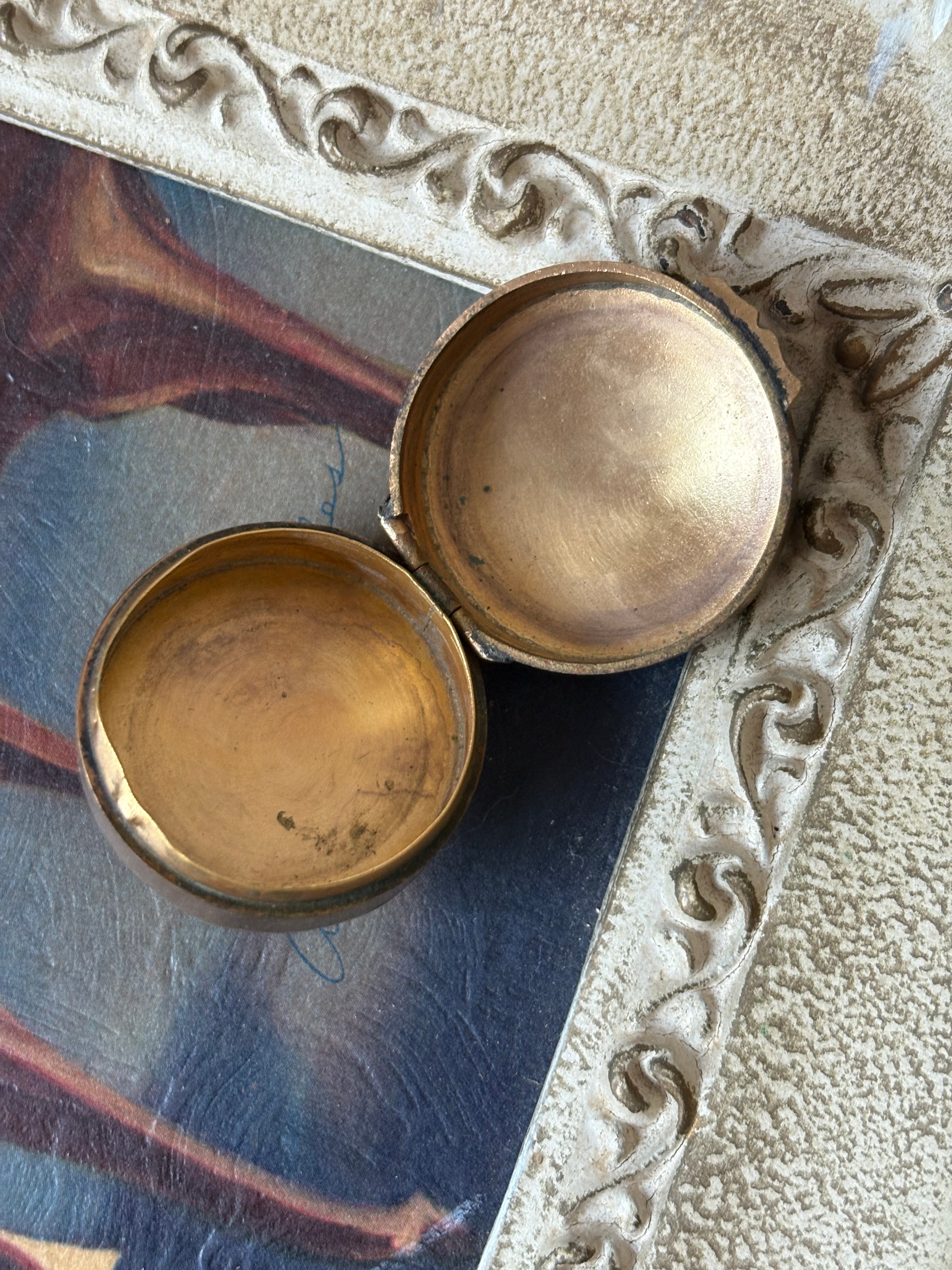 Vintage trinket box