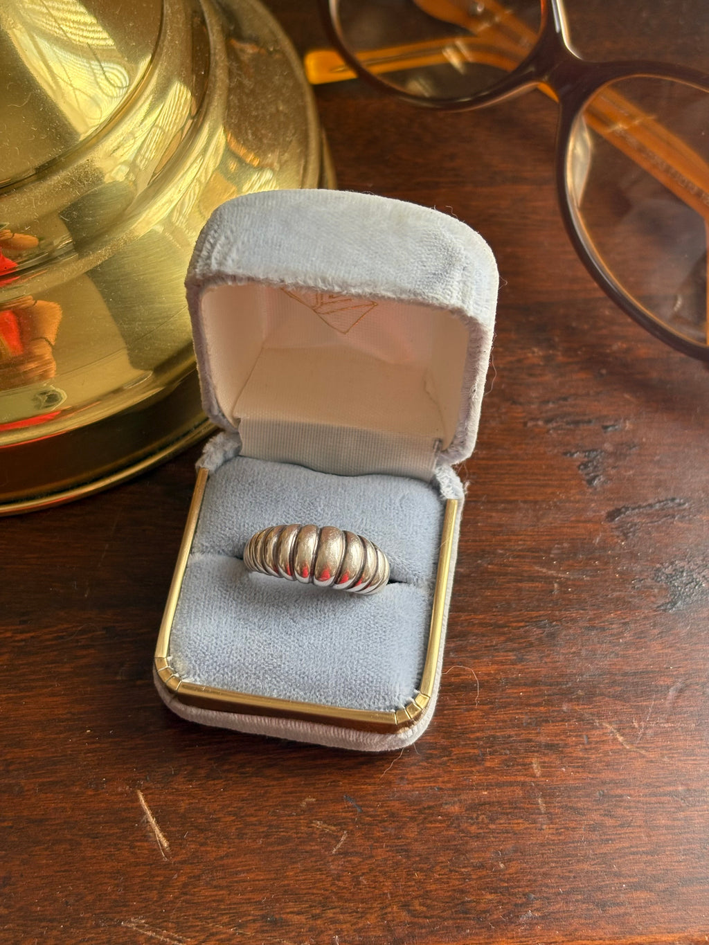 Croissant ring