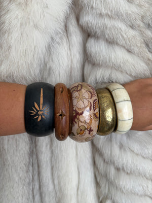 Lucite floral Bangle