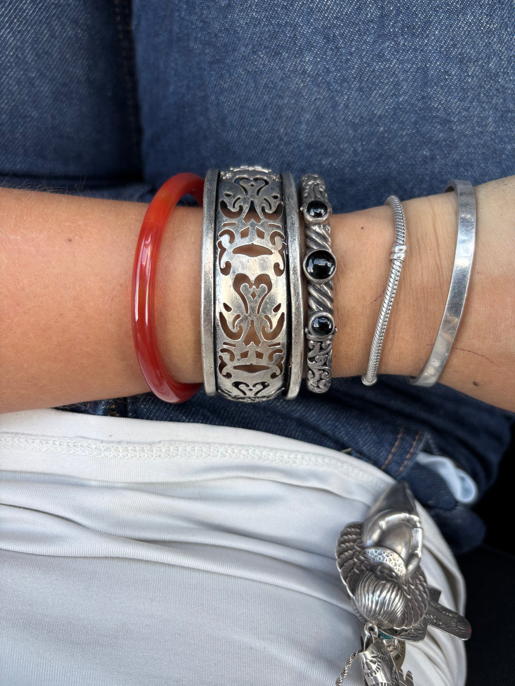 Black onyx cuff