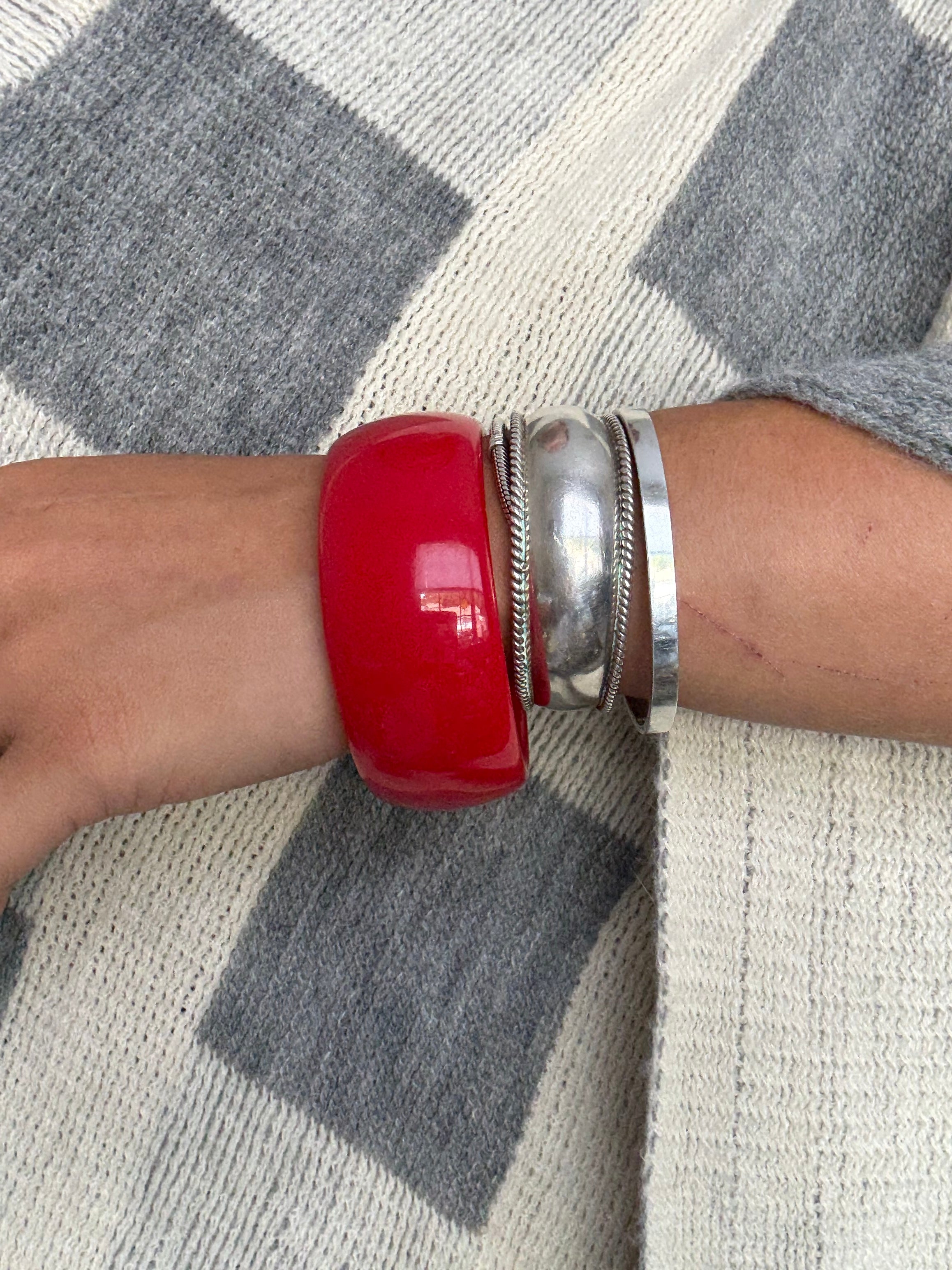 Acrylic mod 80s red bangle