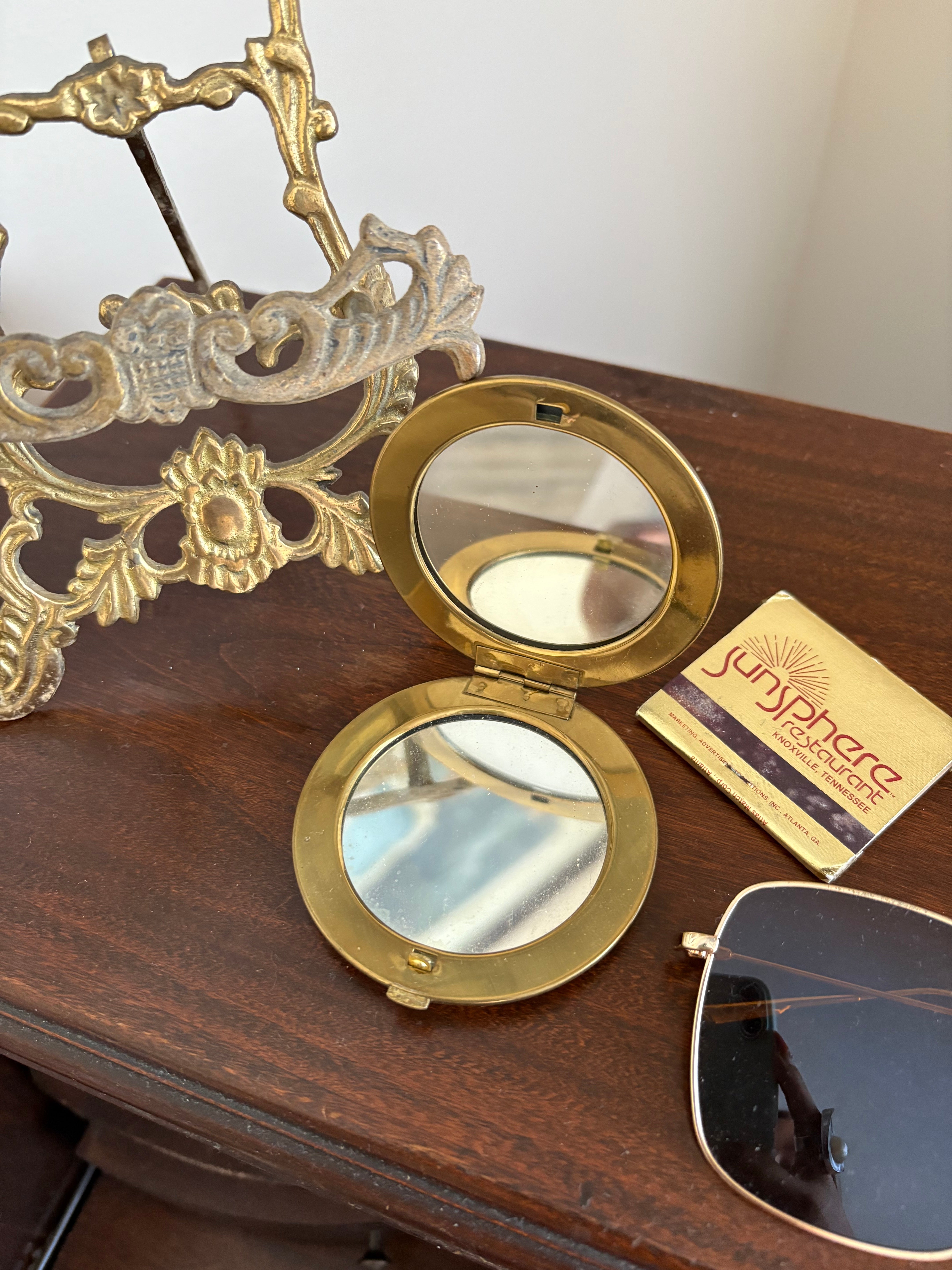 Vintage compact