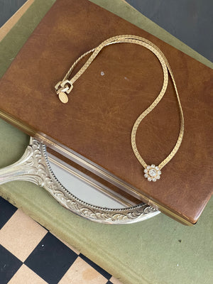 Vintage gold tone necklace