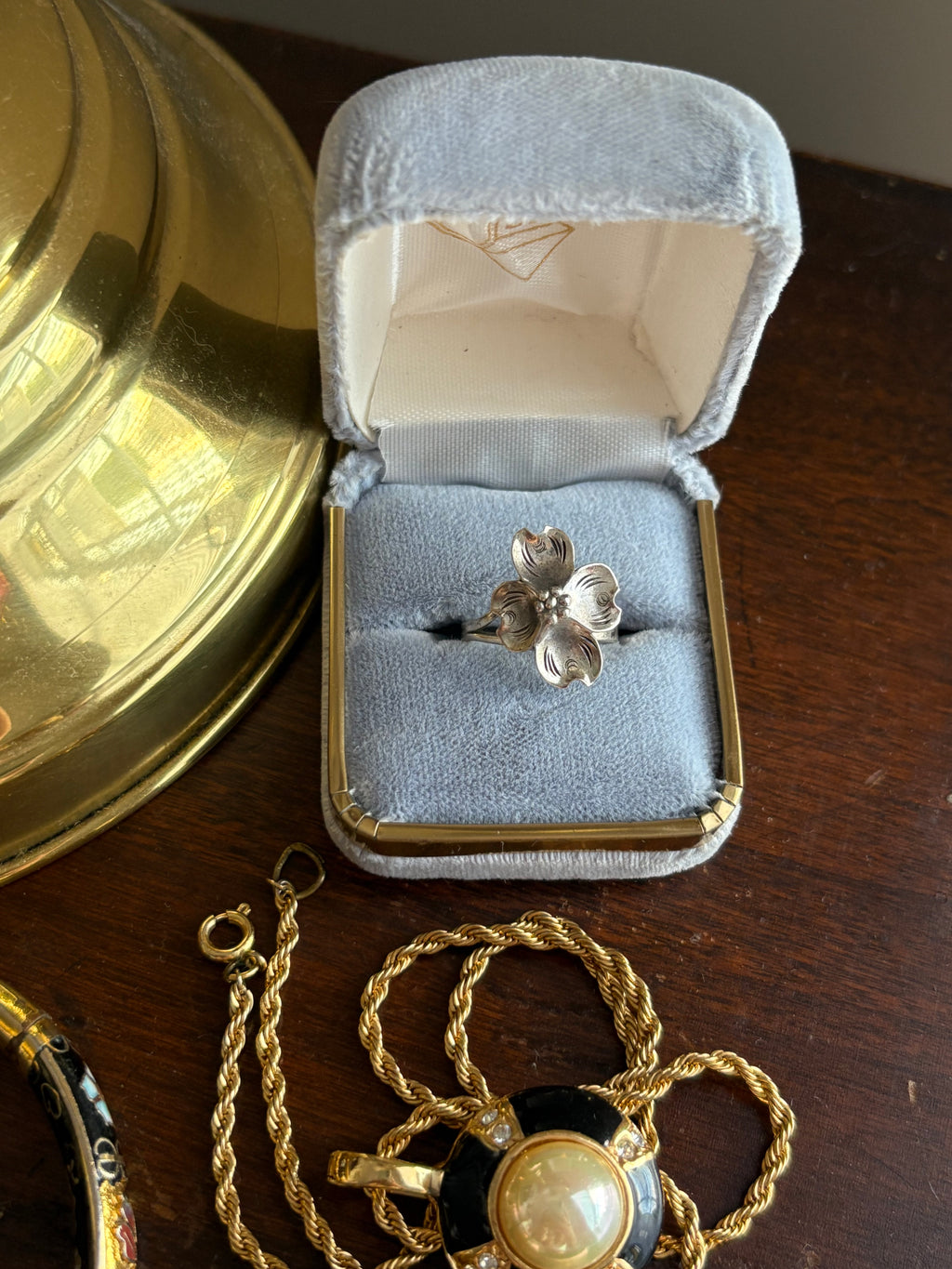 Flower ring