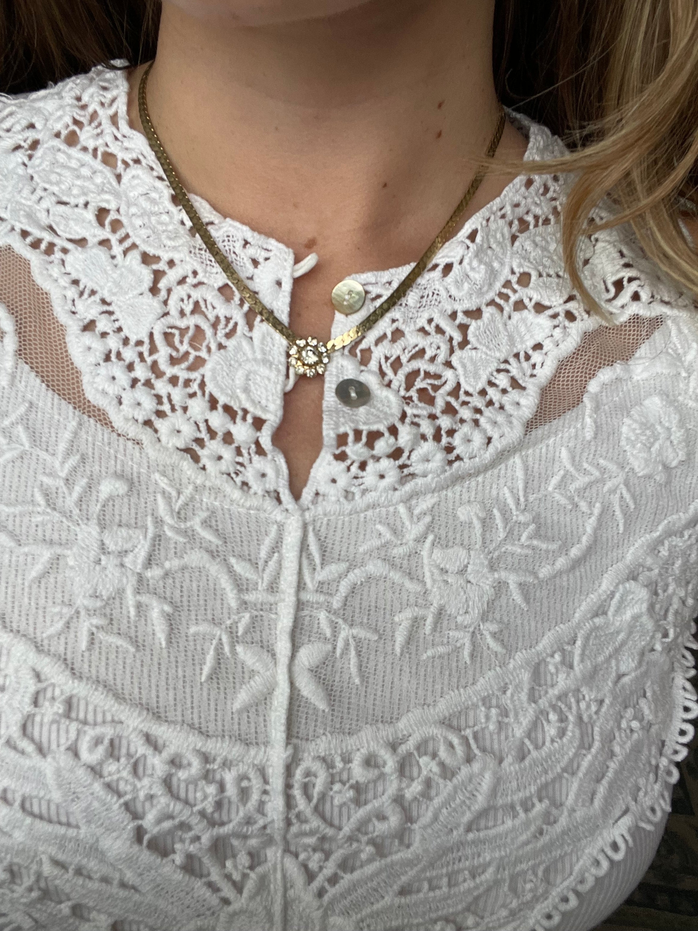 Vintage gold tone necklace