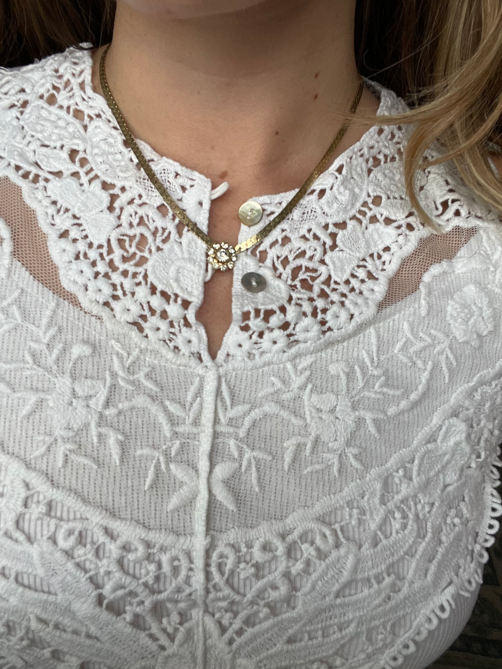 Vintage gold tone necklace
