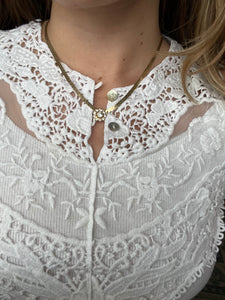 Vintage gold tone necklace