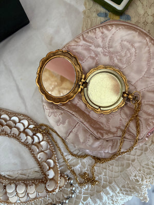Compact mirror necklace
