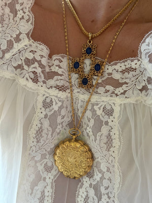 Compact mirror necklace